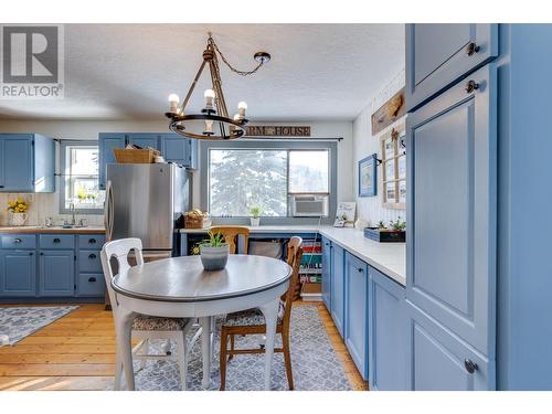 17165 E Perry Road, Prince George, BC - Indoor Photo Showing Dining Room