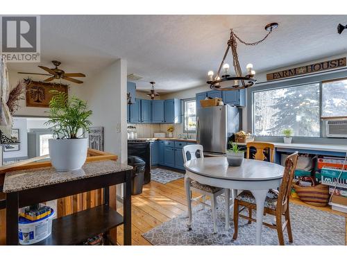 17165 E Perry Road, Prince George, BC - Indoor Photo Showing Dining Room