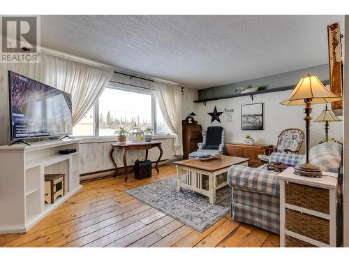 17165 E Perry Road, Prince George, BC - Indoor Photo Showing Bedroom