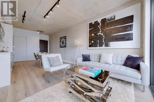 #810 -55 Ontario St, Toronto, ON - Indoor Photo Showing Living Room