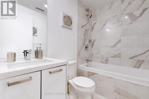 #810 -55 Ontario St, Toronto, ON - Indoor Photo Showing Bathroom
