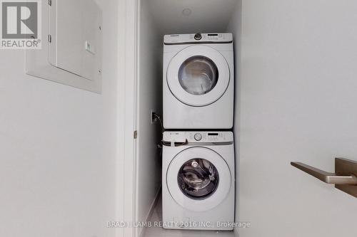 #810 -55 Ontario St, Toronto, ON - Indoor Photo Showing Laundry Room