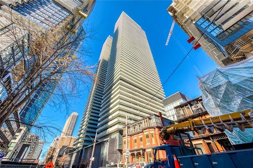 50 Charles Street E|Unit #4008, Toronto, ON - Outdoor With Facade