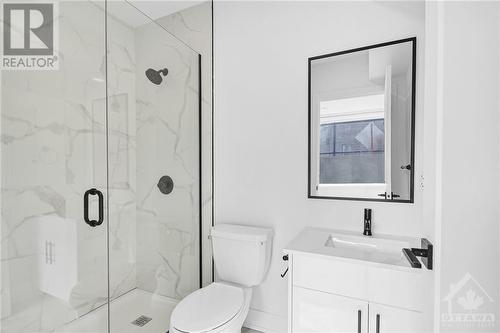 271 Duncairn Avenue, Ottawa, ON - Indoor Photo Showing Bathroom