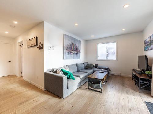 Dwelling - 226 Rg Kempt, Mont-Saint-Grégoire, QC - Indoor Photo Showing Living Room