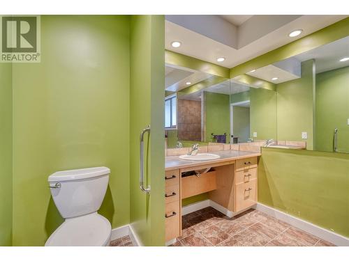 128 Dauphin Place, Penticton, BC - Indoor Photo Showing Bathroom