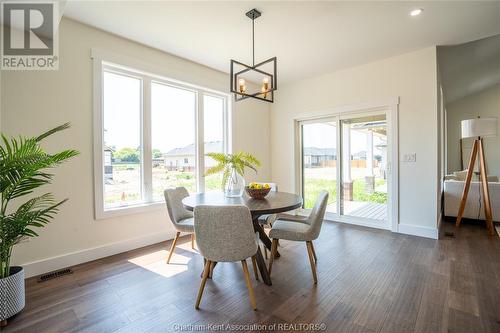 128 Landings Pass, Chatham, ON - Indoor Photo Showing Dining Room