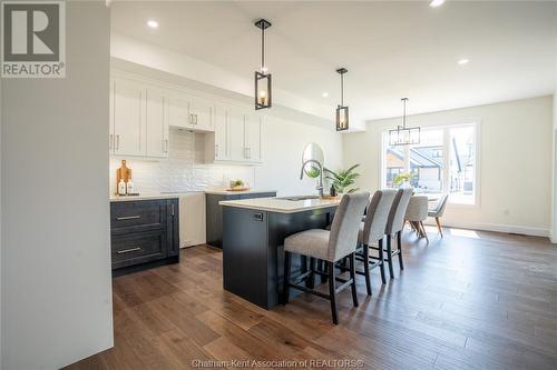 128 Landings Pass, Chatham, ON - Indoor Photo Showing Kitchen With Upgraded Kitchen