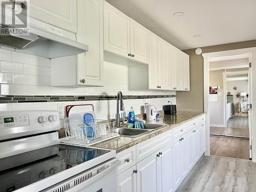 17 Wren Street, Kitimat, BC - Indoor Photo Showing Kitchen With Upgraded Kitchen