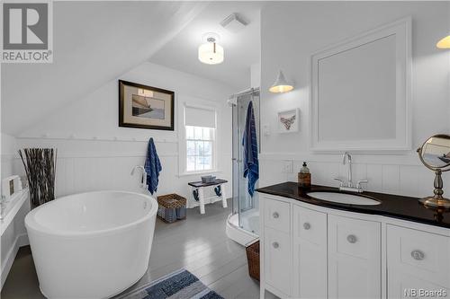 62 Sophia Street, Saint Andrews, NB - Indoor Photo Showing Bathroom