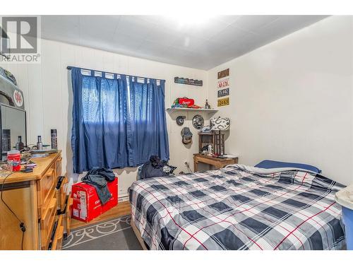 470 Snowsell Street N, Kelowna, BC - Indoor Photo Showing Bedroom