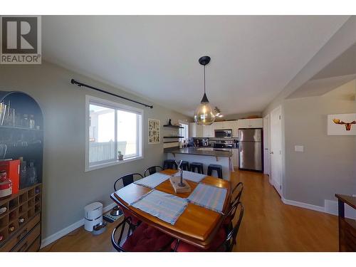 1981 20 Avenue Se Unit# 1, Salmon Arm, BC - Indoor Photo Showing Dining Room