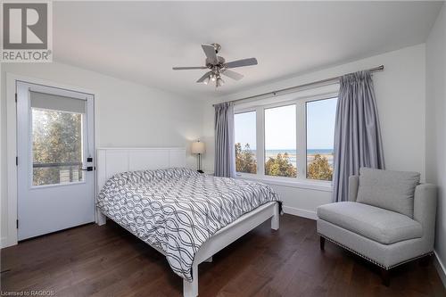 18 Baise Avenue, Tobermory, ON - Indoor Photo Showing Bedroom
