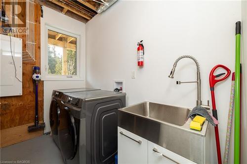 18 Baise Avenue, Tobermory, ON - Indoor Photo Showing Laundry Room