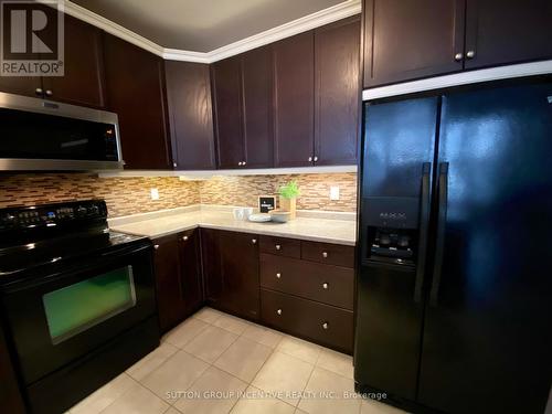 5 Stormont Crt, Muskoka Lakes, ON - Indoor Photo Showing Kitchen