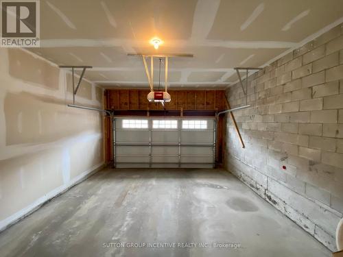 5 Stormont Court, Muskoka Lakes, ON - Indoor Photo Showing Garage