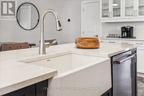 102 White Oak Crescent, Blue Mountains, ON - Indoor Photo Showing Kitchen