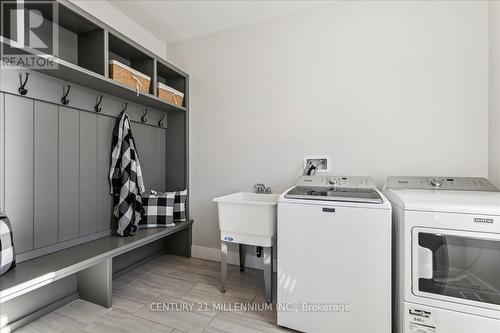 102 White Oak Cres, Blue Mountains, ON - Indoor Photo Showing Laundry Room