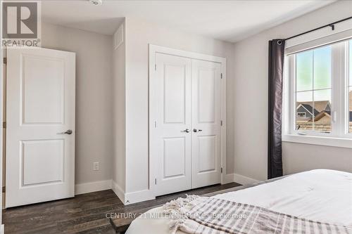 102 White Oak Crescent, Blue Mountains, ON - Indoor Photo Showing Bedroom