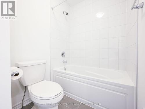 4043 Saida Street, Mississauga, ON - Indoor Photo Showing Bathroom