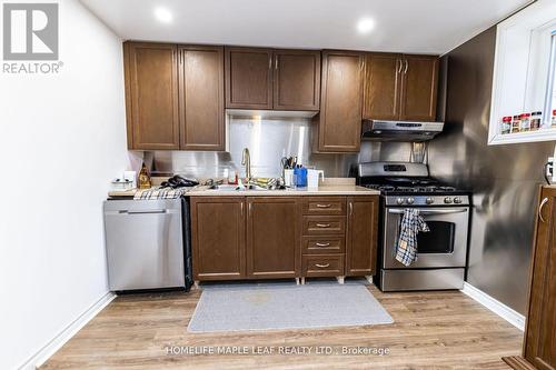 749 Cook Cres, Shelburne, ON - Indoor Photo Showing Kitchen With Double Sink