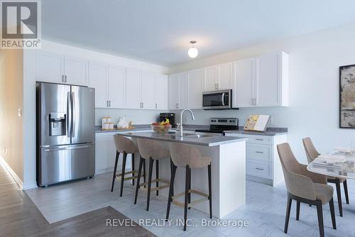 220 Ramblewood Drive, Wasaga Beach, ON - Indoor Photo Showing Kitchen