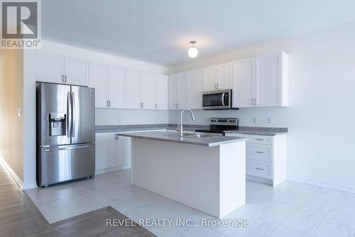 220 Ramblewood Drive, Wasaga Beach, ON - Indoor Photo Showing Kitchen