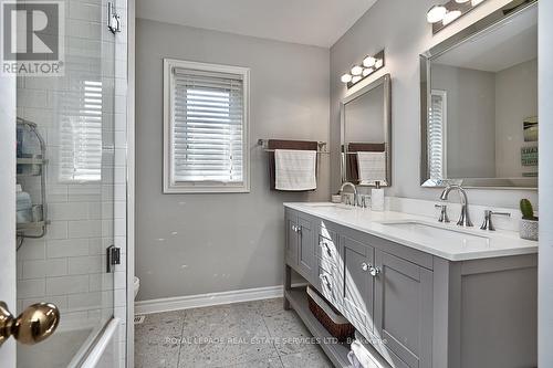 1522 Canada Crt, Oakville, ON - Indoor Photo Showing Bathroom