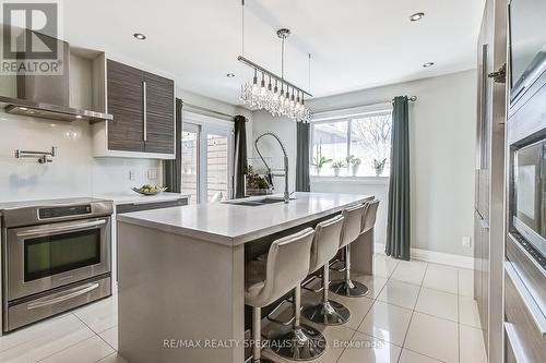 3467 Burningoak Cres, Mississauga, ON - Indoor Photo Showing Kitchen With Stainless Steel Kitchen With Upgraded Kitchen