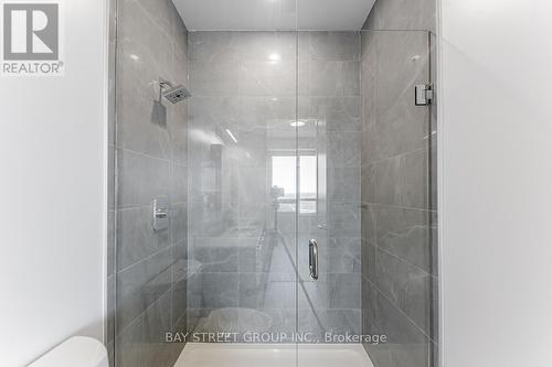 Lph07 - 8 Water Walk Drive, Markham, ON - Indoor Photo Showing Bathroom