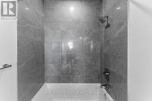 Lph07 - 8 Water Walk Drive, Markham, ON - Indoor Photo Showing Bathroom