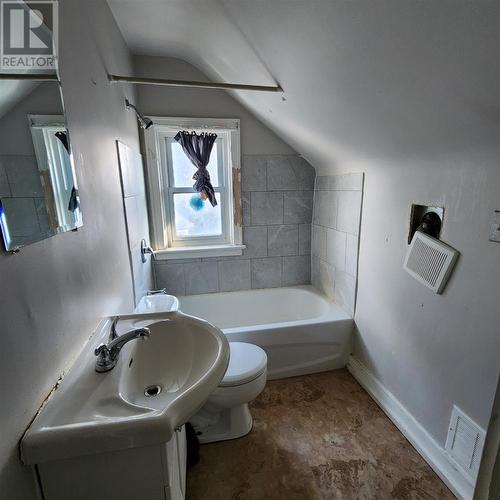 119 Wallace Terrace, Sault Ste Marie, ON - Indoor Photo Showing Bathroom