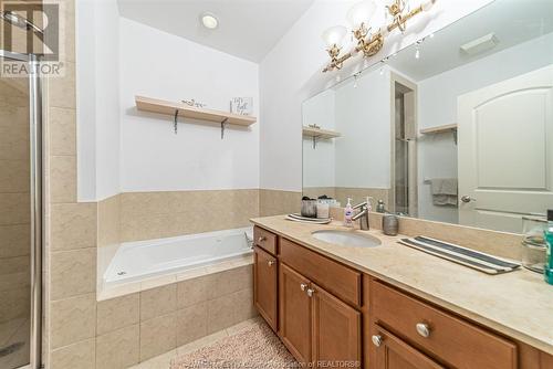 1225 Riverside Drive West Unit# 508, Windsor, ON - Indoor Photo Showing Bathroom