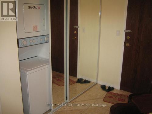 #402 -1 Pemberton Ave, Toronto, ON - Indoor Photo Showing Laundry Room
