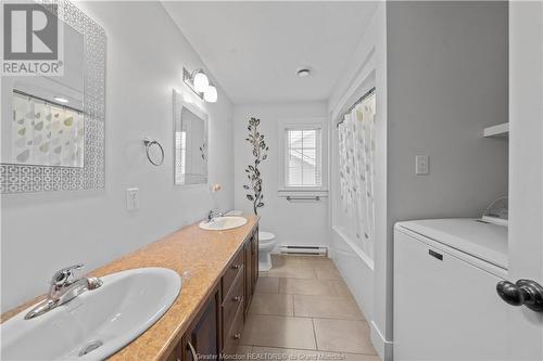 51 Cumberland St, Moncton, NB - Indoor Photo Showing Bathroom