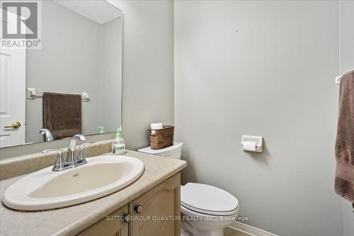 22 Farmstead Cres, Barrie, ON - Indoor Photo Showing Bathroom