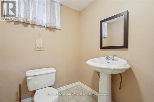 22 Farmstead Cres, Barrie, ON - Indoor Photo Showing Bathroom