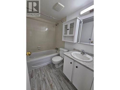 212 Spieker Avenue Unit# 115, Tumbler Ridge, BC - Indoor Photo Showing Bathroom