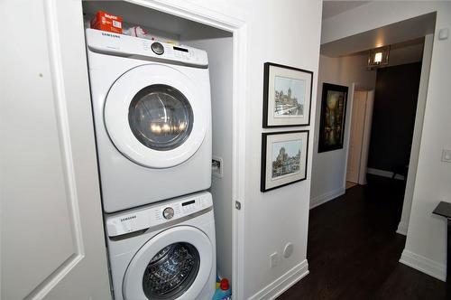 55 Speers Road|Unit #1405, Oakville, ON - Indoor Photo Showing Laundry Room