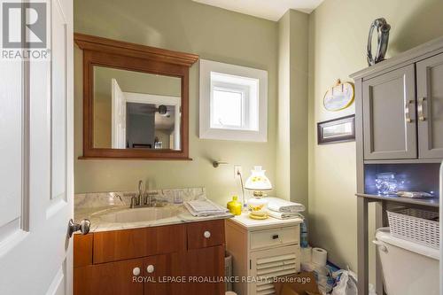 13 South Trent St, Quinte West, ON - Indoor Photo Showing Bathroom