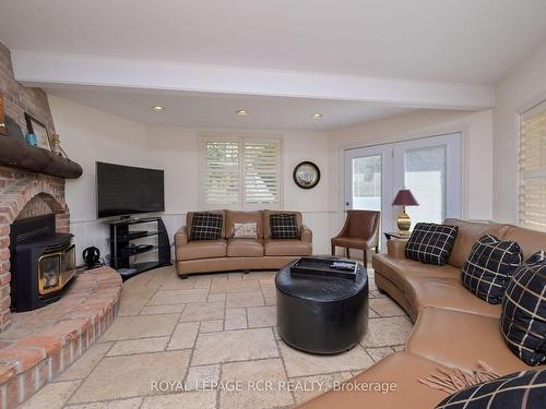307466 Hockley Rd, Mono, ON - Indoor Photo Showing Living Room With Fireplace