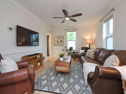 307 Victoria St, Shelburne, ON - Indoor Photo Showing Living Room