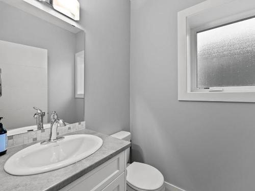 772 Battle Street W, Kamloops, BC - Indoor Photo Showing Bathroom