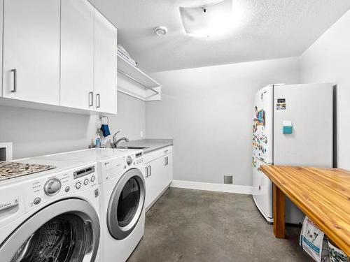 772 Battle Street W, Kamloops, BC - Indoor Photo Showing Laundry Room
