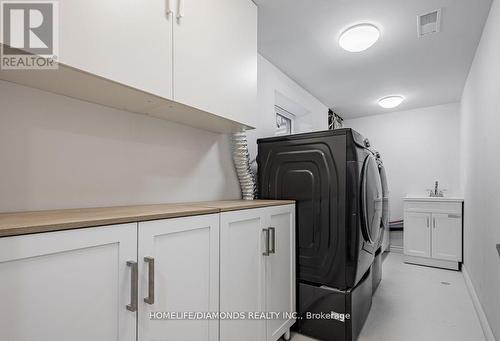 208 Glen Oak Dr, Oakville, ON - Indoor Photo Showing Laundry Room