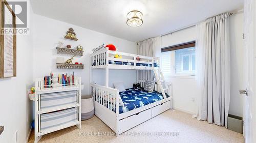 24 Tidemore Hts, Hamilton, ON - Indoor Photo Showing Bedroom