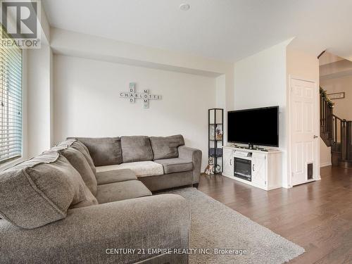 410 Blackburn Drive, Brantford, ON - Indoor Photo Showing Living Room