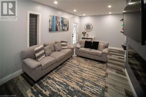 3 Mary Street E, St. Thomas, ON - Indoor Photo Showing Living Room