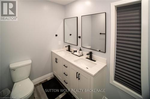 3 Mary Street E, St. Thomas, ON - Indoor Photo Showing Bathroom