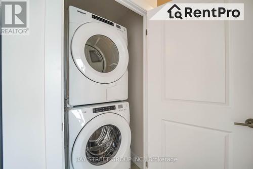 717 - 3200 William Coltson Avenue, Oakville, ON - Indoor Photo Showing Laundry Room